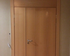 Купить деревянные двери для входа в офис недорого