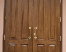 Заказать деревянные наружные двери