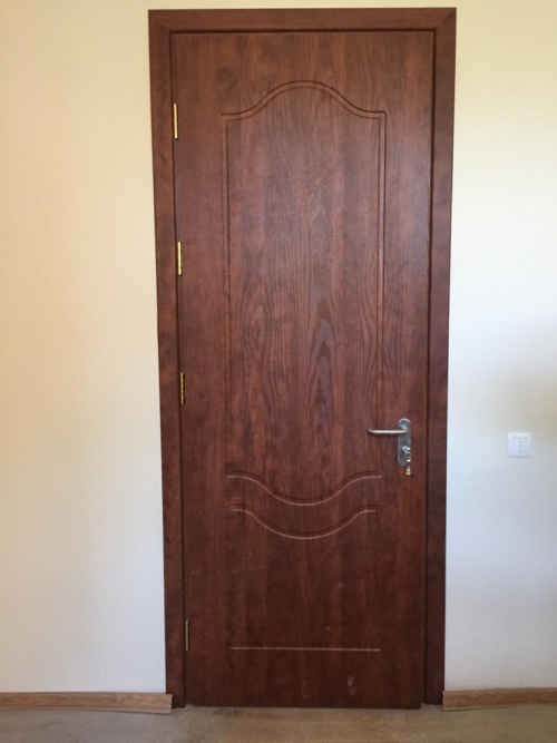 Купить деревянные двери для гостиниц